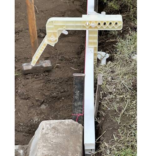 Curb & Gutter Bracket for Form Boards Elite Plastiform 